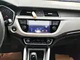 Фото 13 - Geely Vision X3