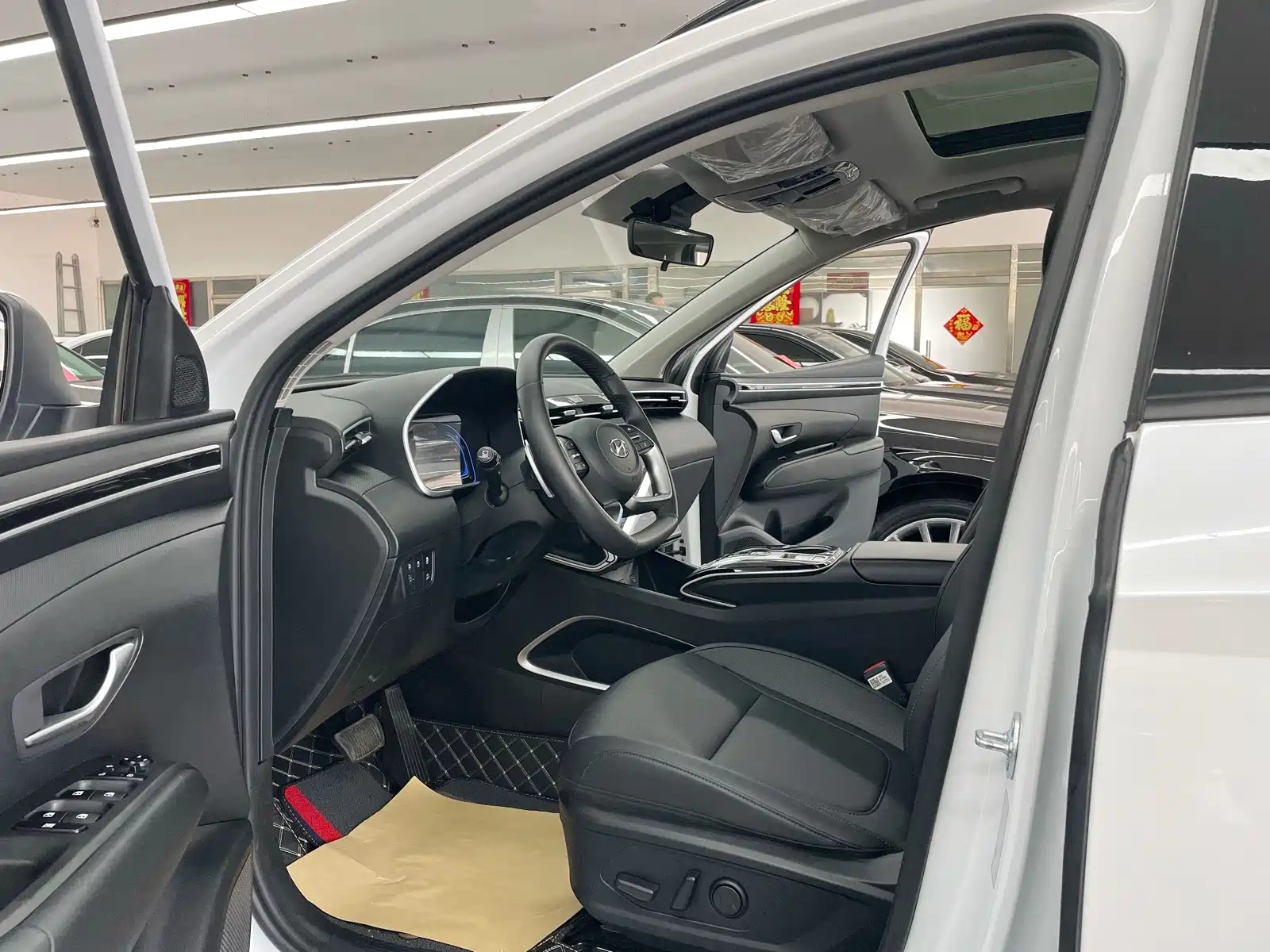 Photo 7 - Hyundai Tucson