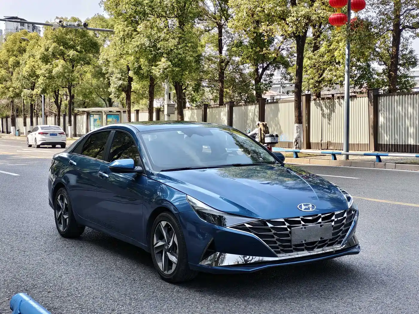 Hyundai Elantra 2022 1.5L CVT GLS Leading Edition фото 3
