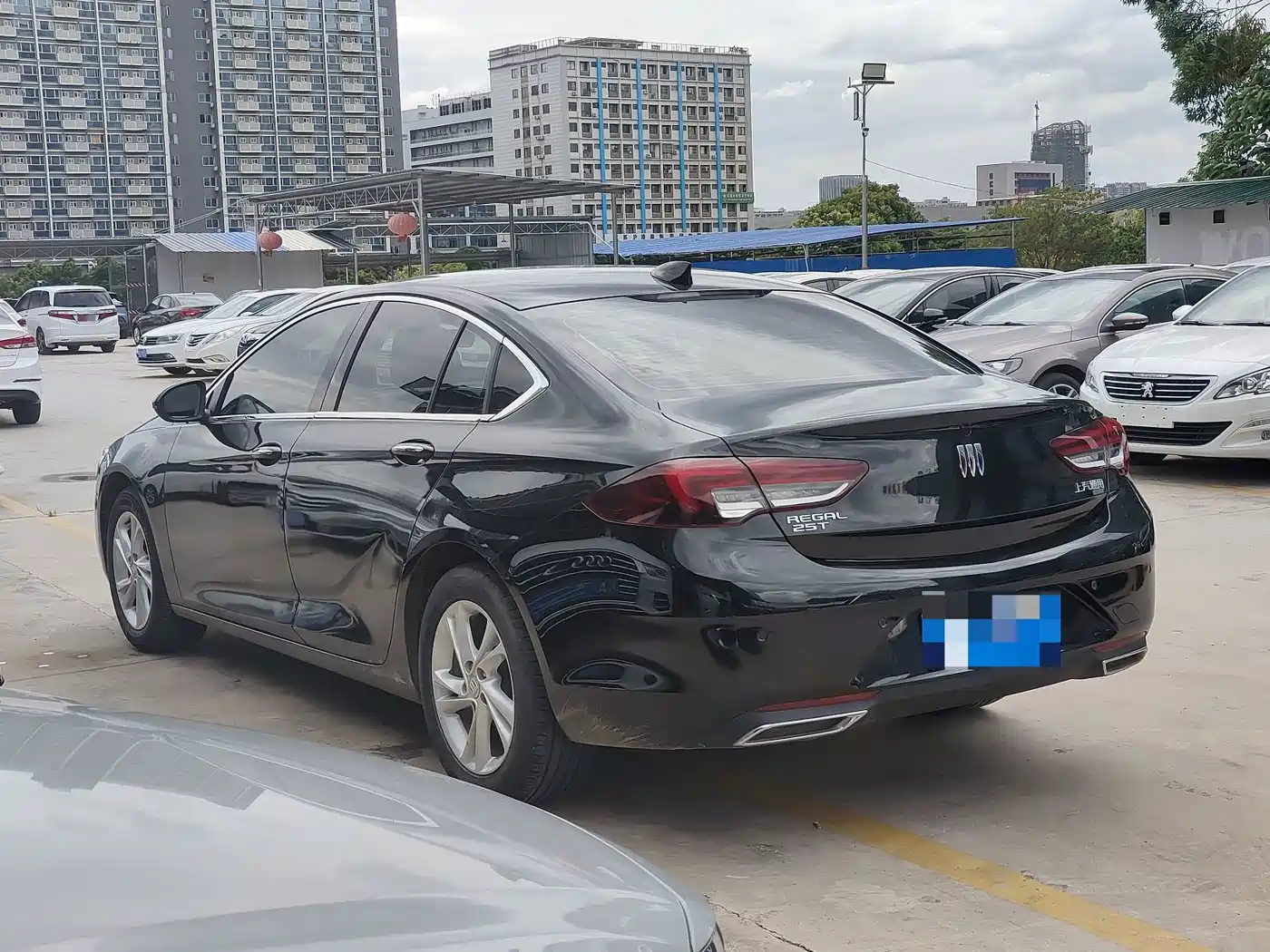 Photo 8 - Buick Regal