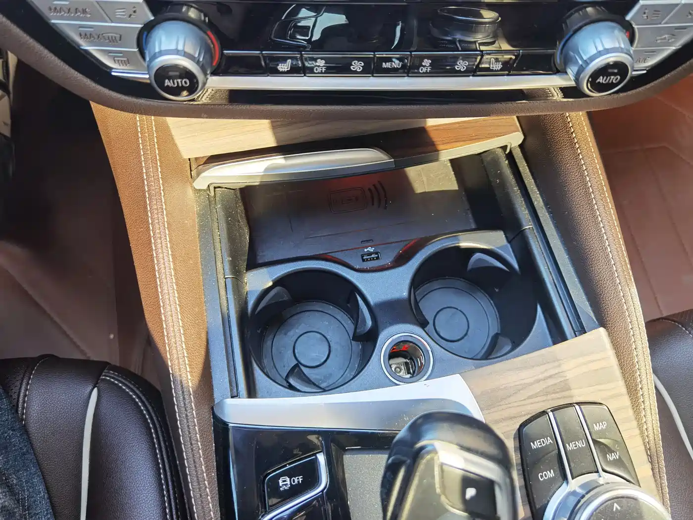 BMW 5 Series 2023 530Li Leading Luxury Package фото 7