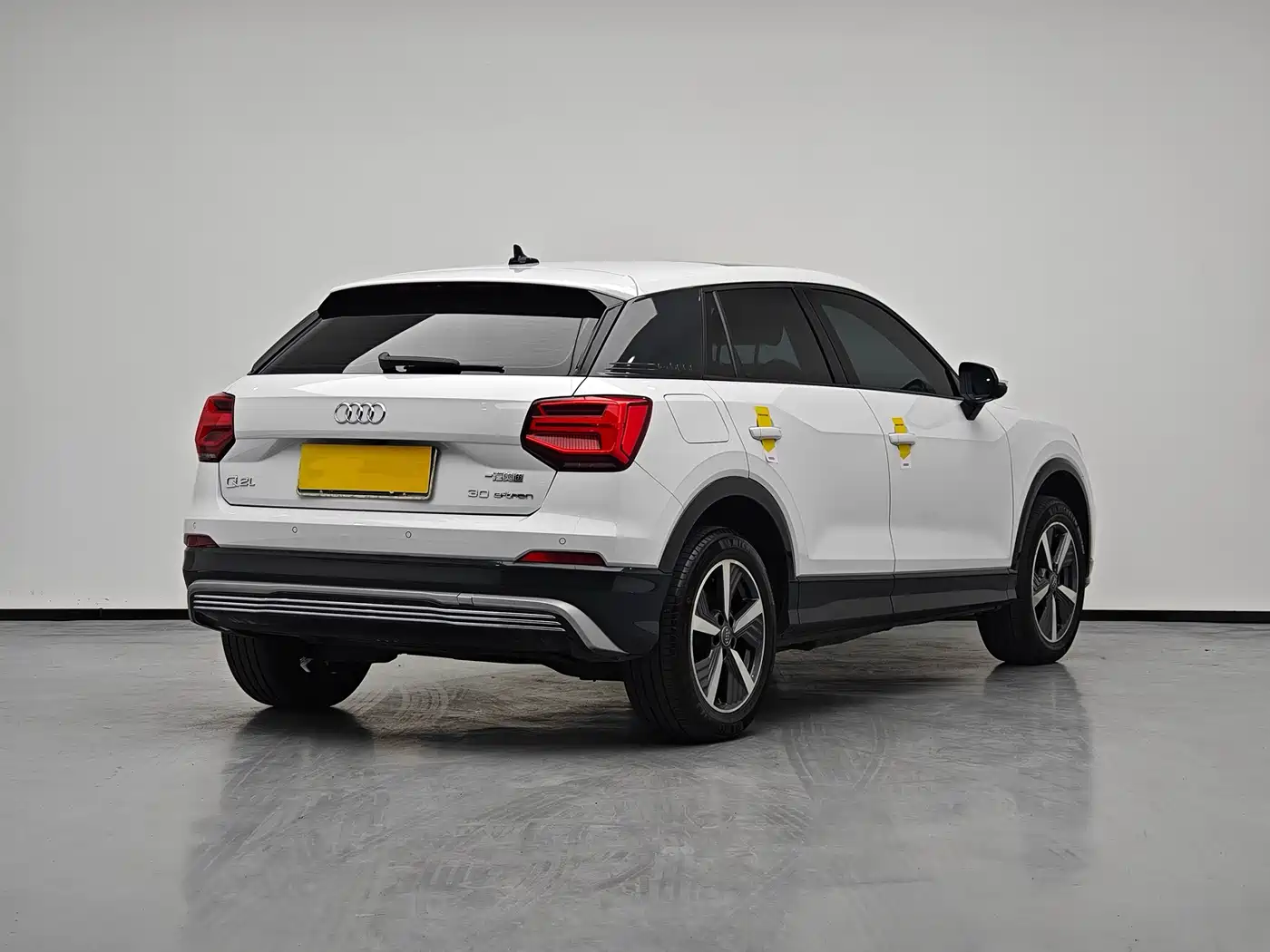 AUDI Q2L E TRON