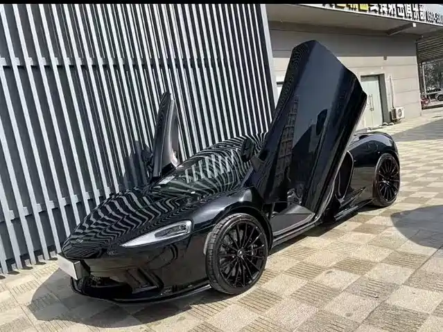 McLaren GT 2021