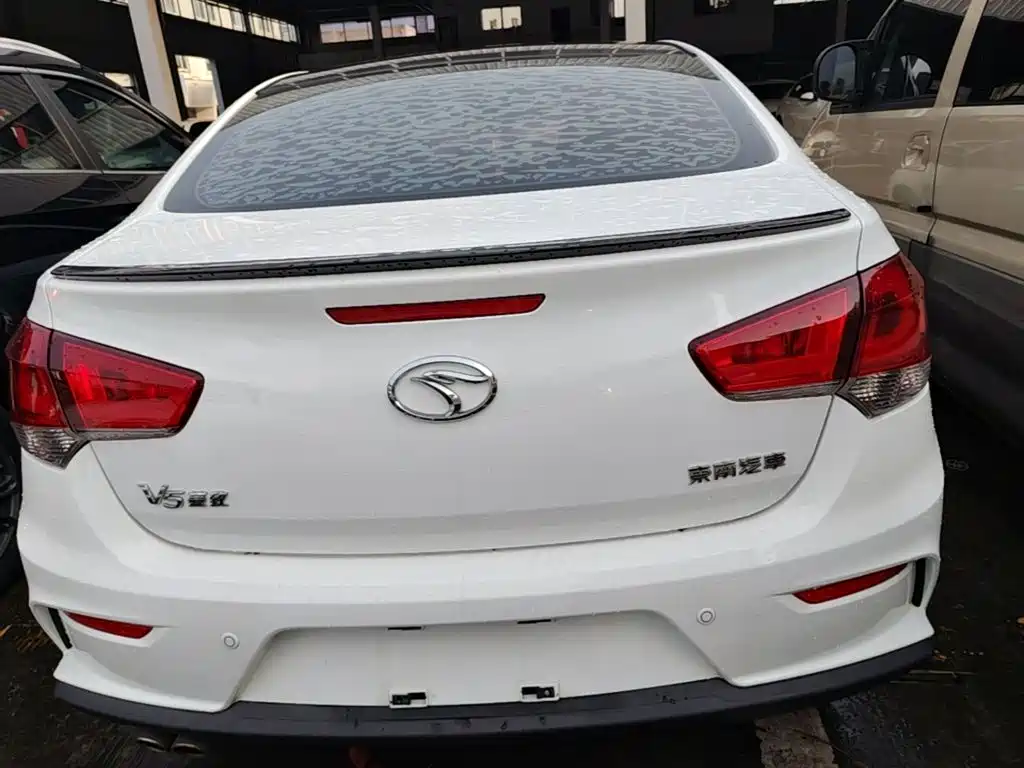 Soueast V5 Lingzhi 2019 2017 1.5L Manual Premium