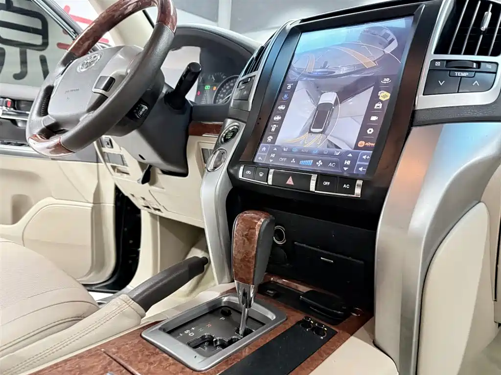 Toyota Land Cruiser 2012 4.0L Automatic GX-R фото 18