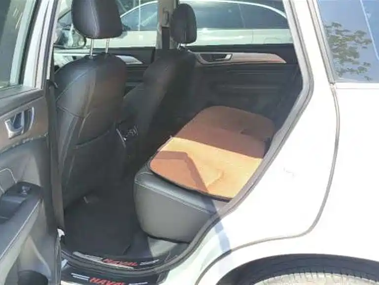 Haval M6 2023 2021 PLUS 1.5T DCT Luxury Smart Connect