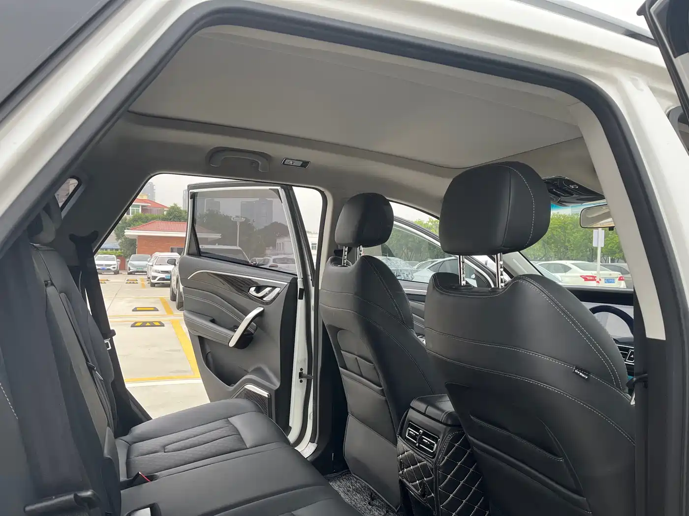 Jetour X90 2021 2021 1.6T DCT Shadow Premium Edition 7-Seater