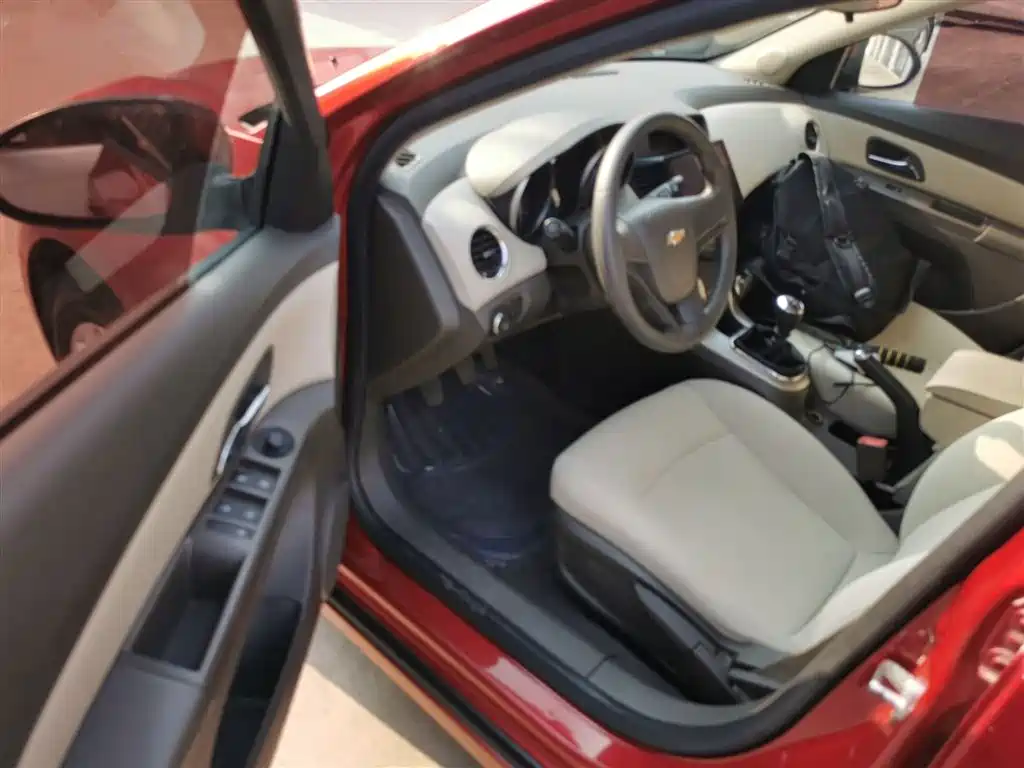 Chevrolet Cruze 2015 1.5L Classic SL MT фото 15