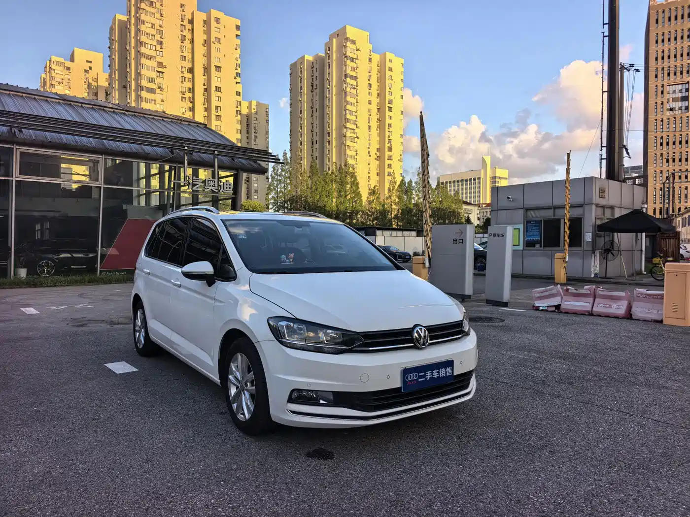 Volkswagen Touran 2020 2018 Touran L 280TSI DSG Comfort Edition 7-seater China VI