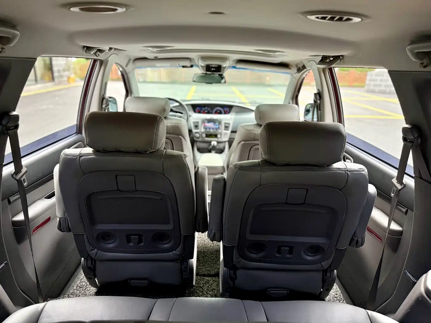 SsangYong Rodius 2014 2014 2.0T Diesel 2WD Luxury Navigation Edition