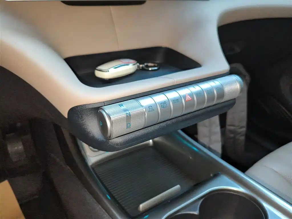 BYD Dolphin 2024 Glory Edition 420km Fashion Edition фото 14