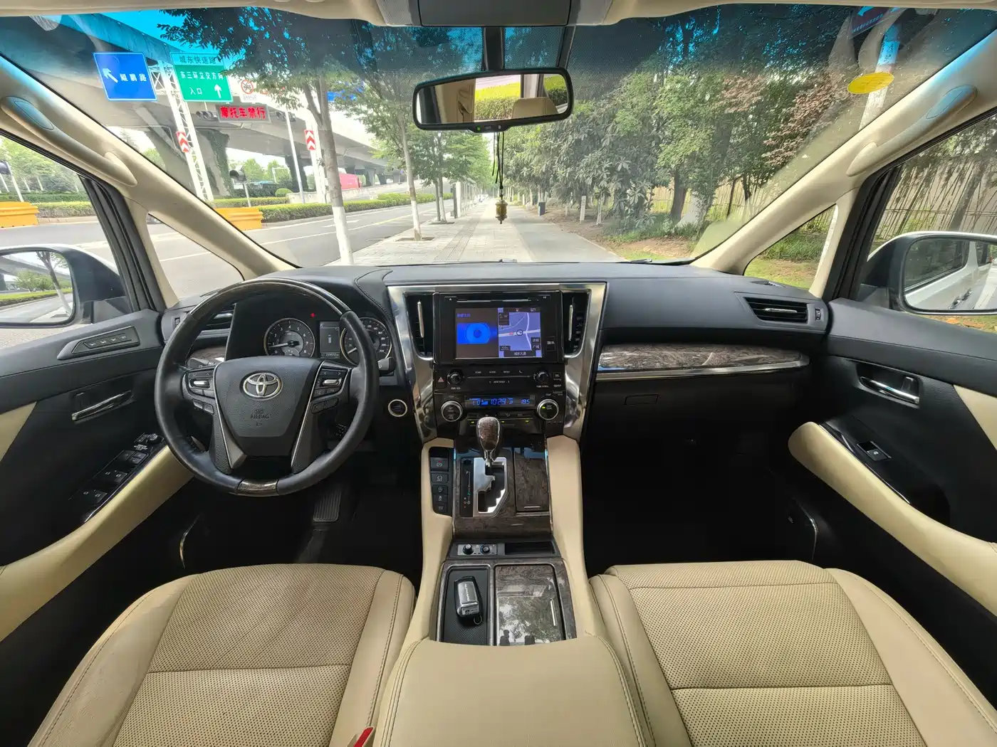 Toyota Alphard 2018 Facelift 3.5L Premium Edition фото 5