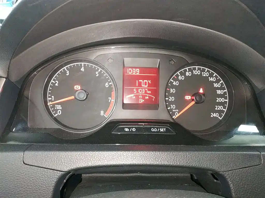 Volkswagen Santana 2015 1.6L Manual Trend Edition фото 8