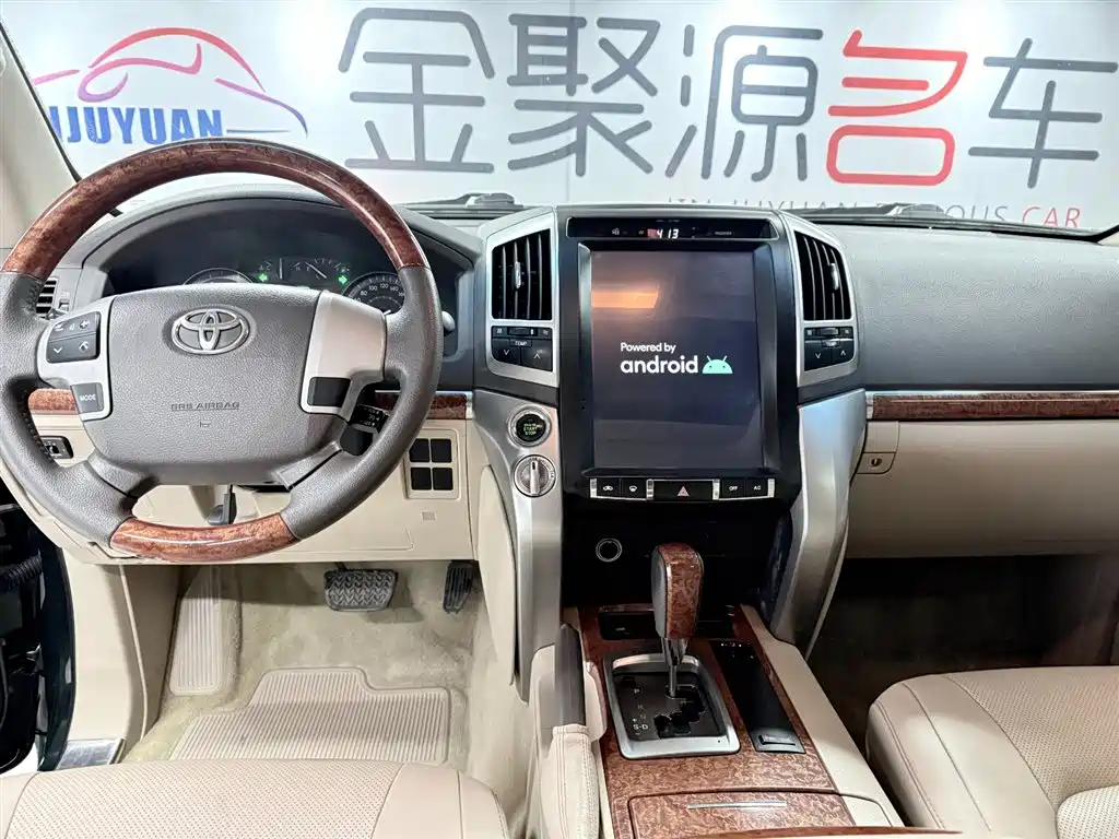 Toyota Land Cruiser 2012 4.0L Automatic GX-R фото 12