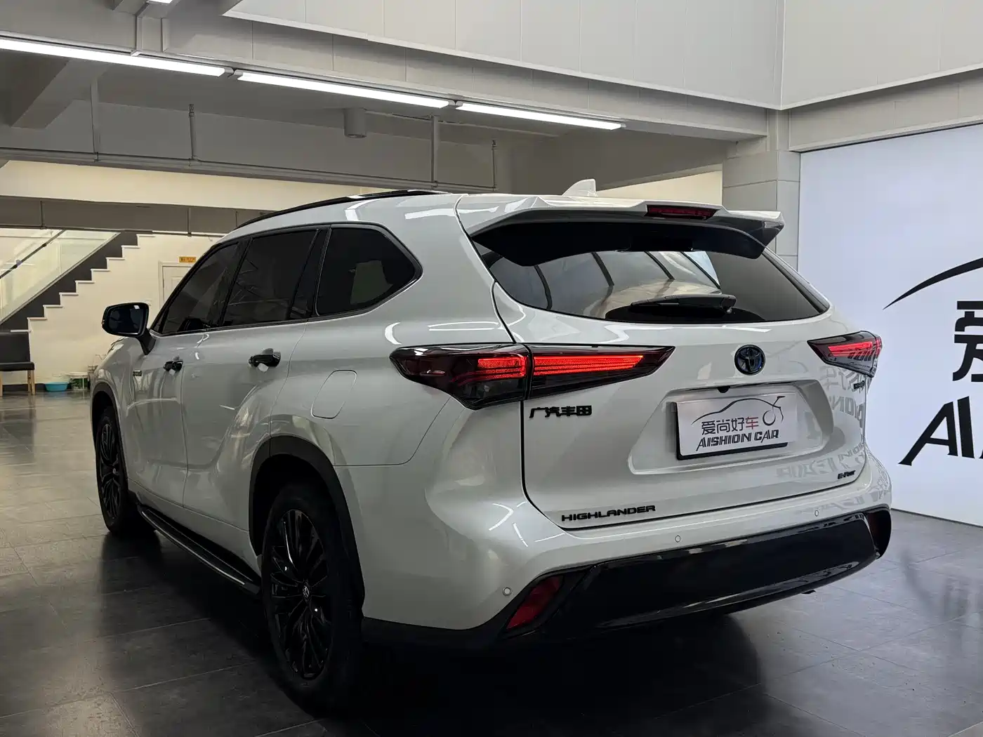 TOYOTA HIGHLANDER