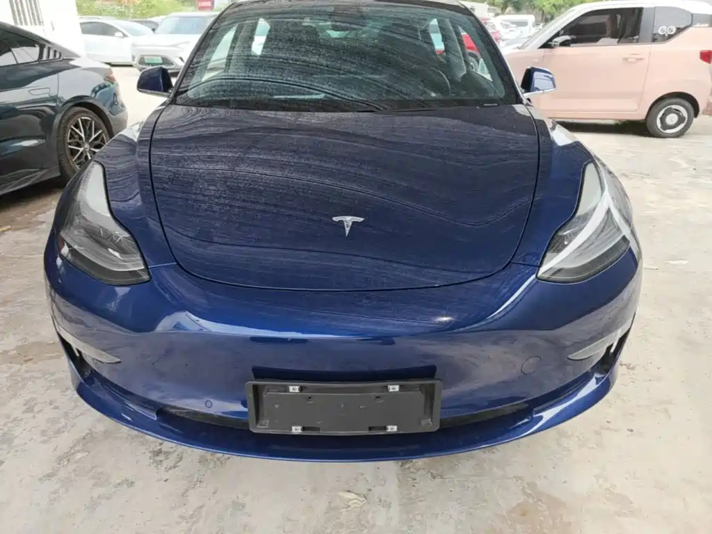 Фото 3 - Tesla Model 3