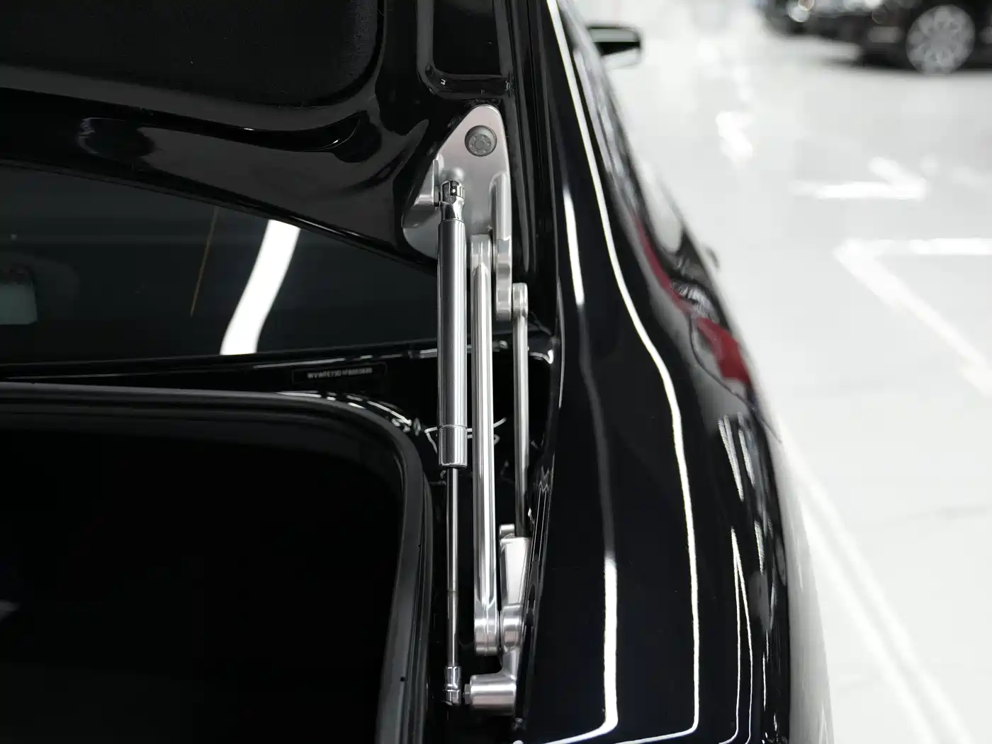 Volkswagen Phaeton 2015 Model 3.0L Exclusive Edition фото 18