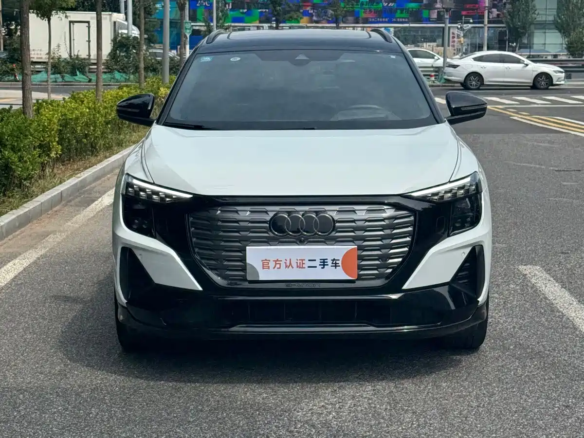 Audi Q5 e-tron 2023 2022 40 e-tron Starlight Mech Suit