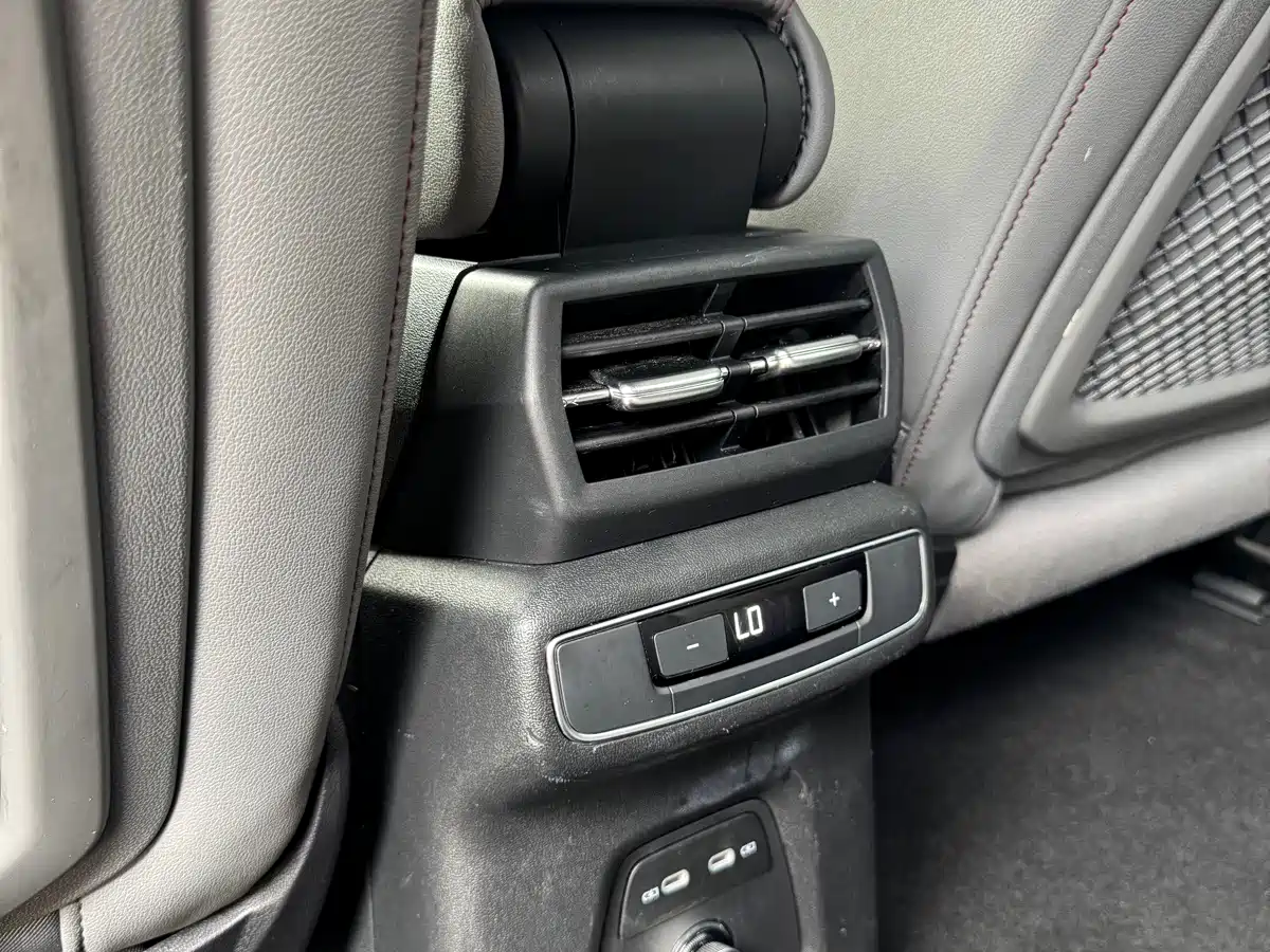 Audi Q5 e-tron 2023 2022 40 e-tron Starlight Mech Suit