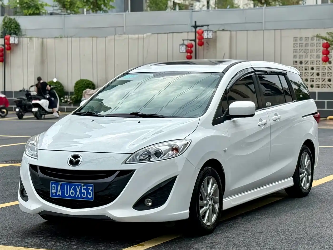 Mazda Mazda5 2013 2013 2.0L Automatic Luxury