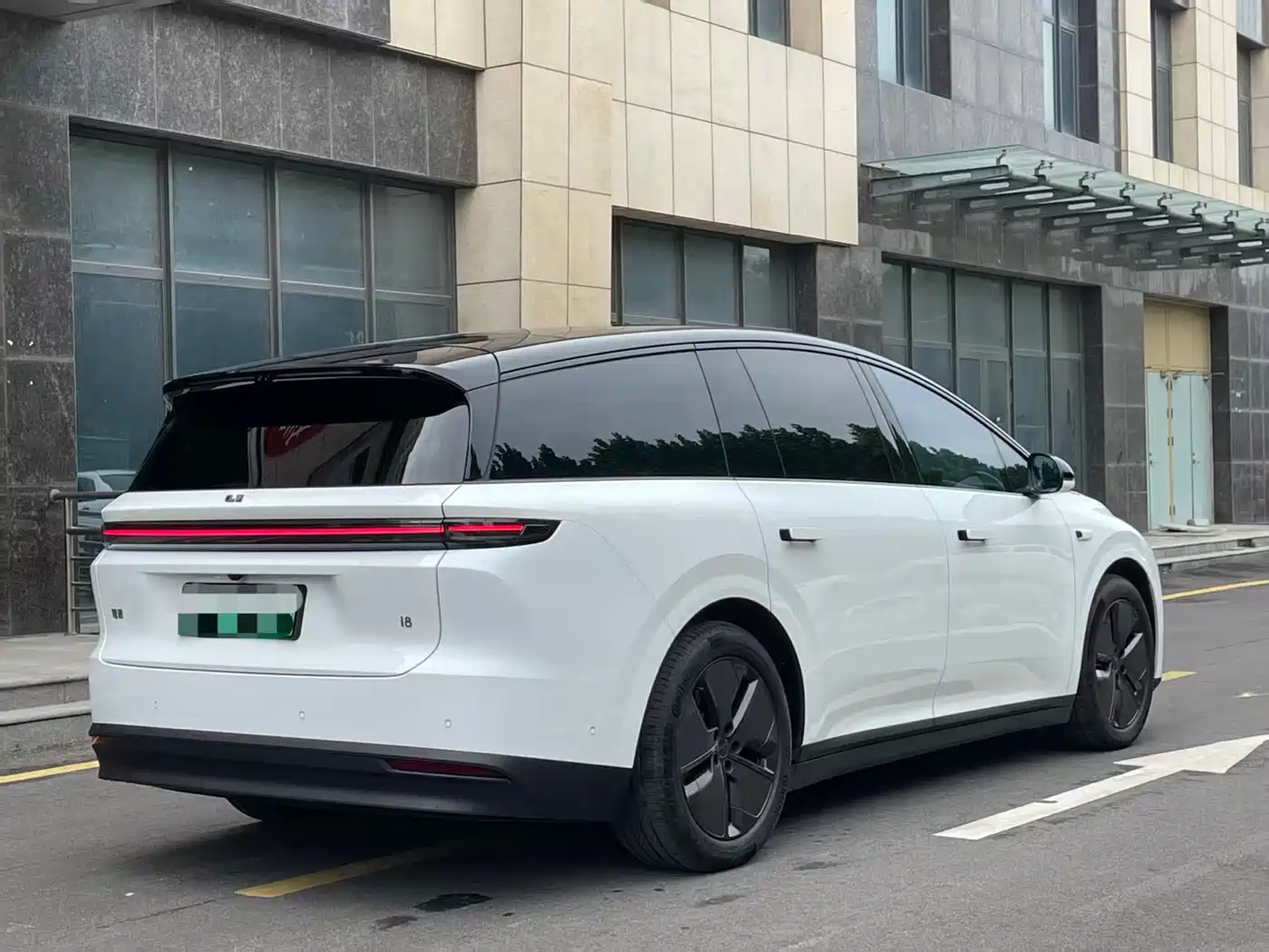 Li Auto Li i8 2025 2025 Standard Edition