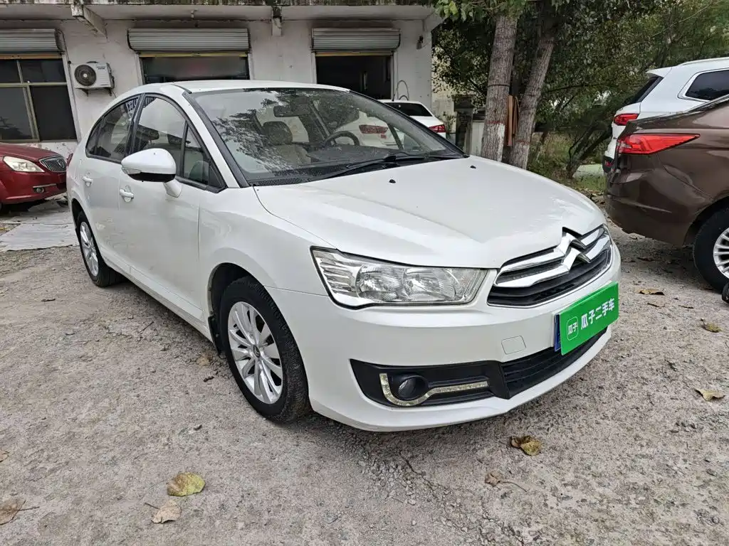 Citroën C-Quatre 2015 2013 Model Sedan 1.6L Automatic Premium Style