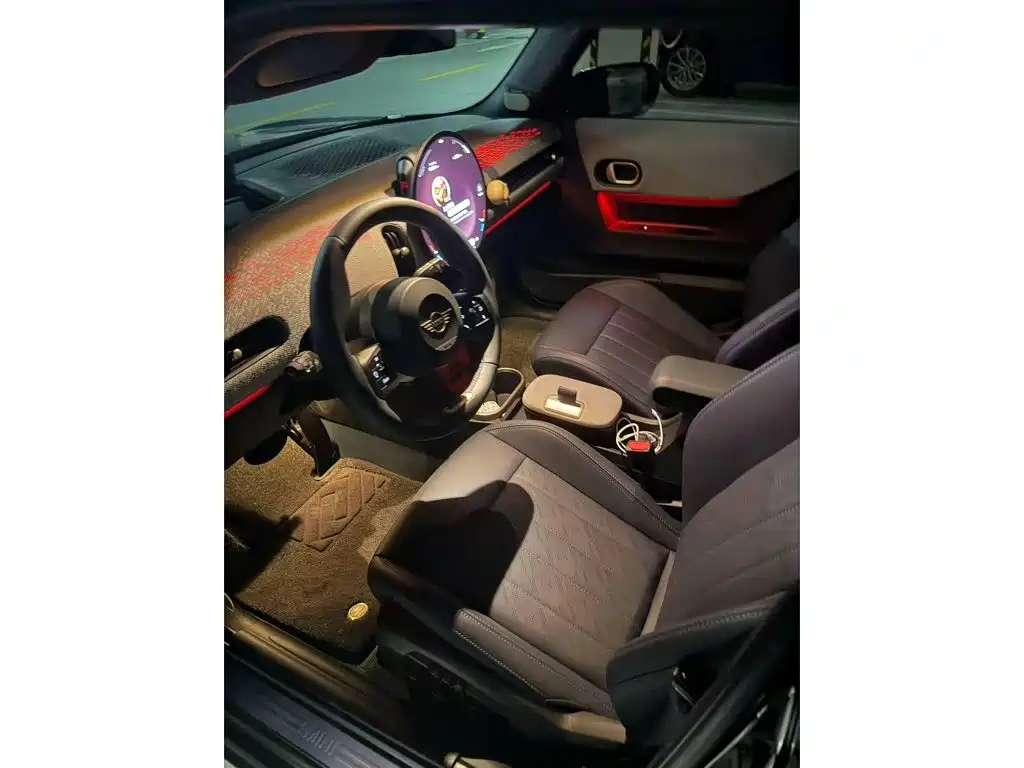 MINI MINI 2025 2025 Model 2.0T COOPER S Artist 5-Door