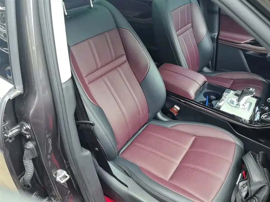 Land Rover Range Rover Evoque 2023 Range Rover Evoque L 249PS Luxury Edition фото 25