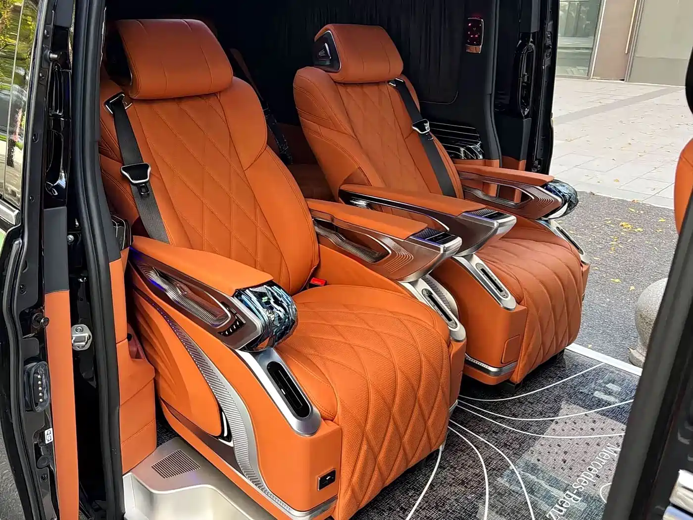 Mercedes-Benz Vito 2021 2.0T Business Edition 7-seater фото 4