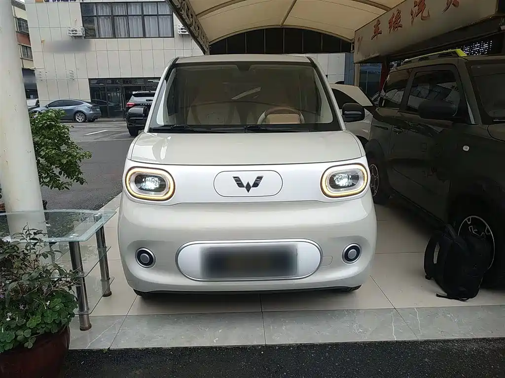 WULING AUTOMOBILE HONGGUANG MINIEV