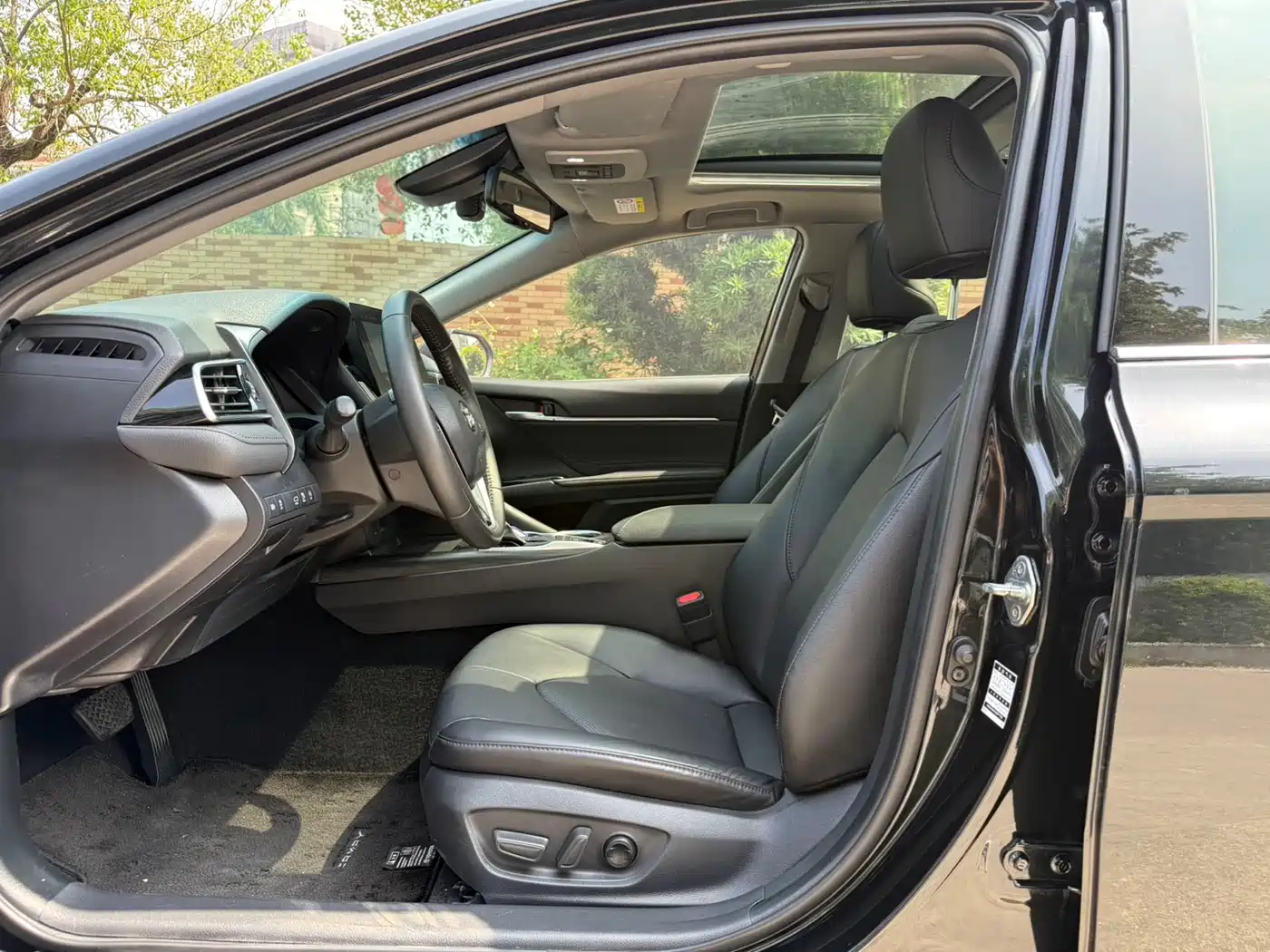 Toyota Camry 2021 2.5G Luxury Edition фото 11