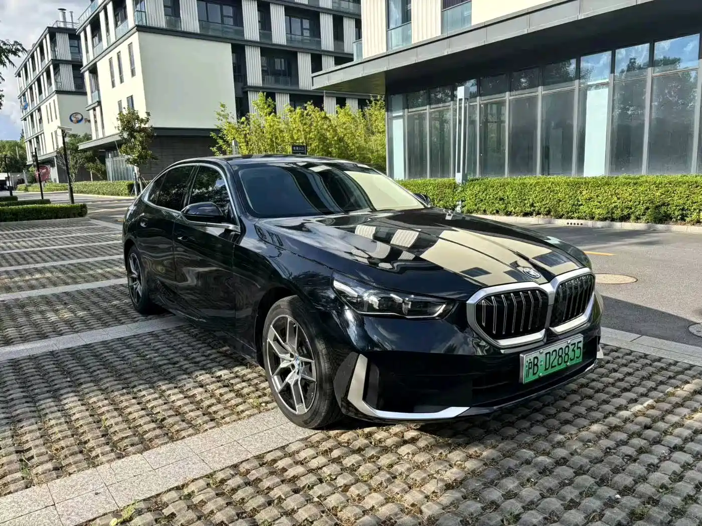 2025 BMW i5