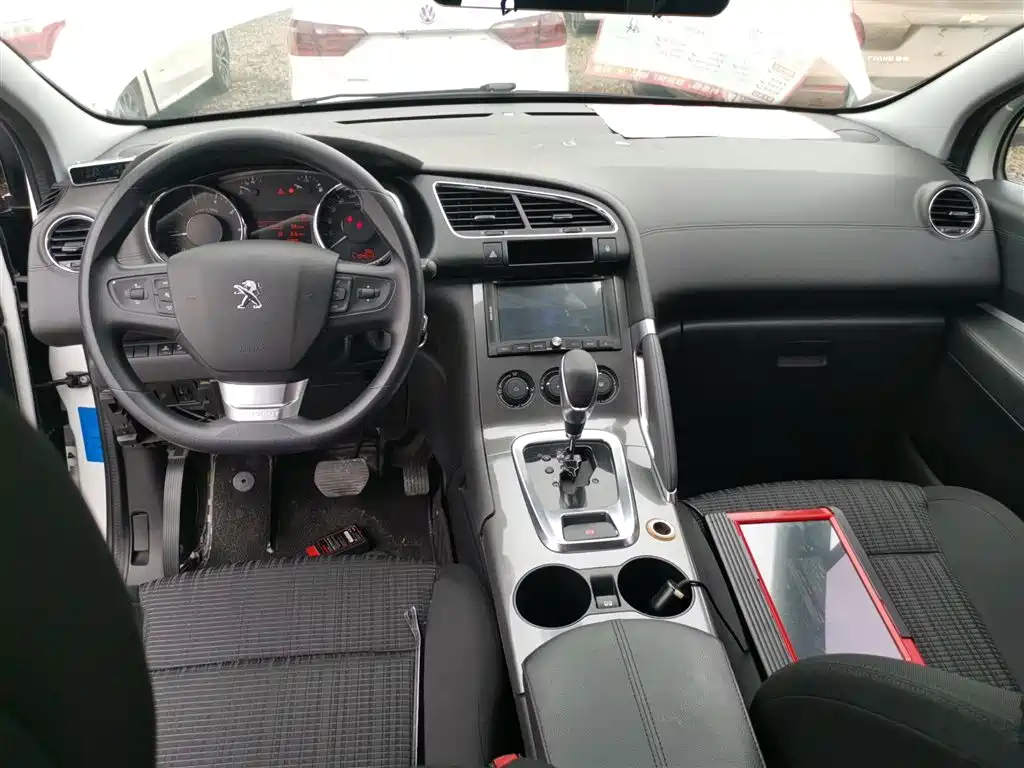 Peugeot 3008 2016 2.0L Automatic Classic Edition фото 6