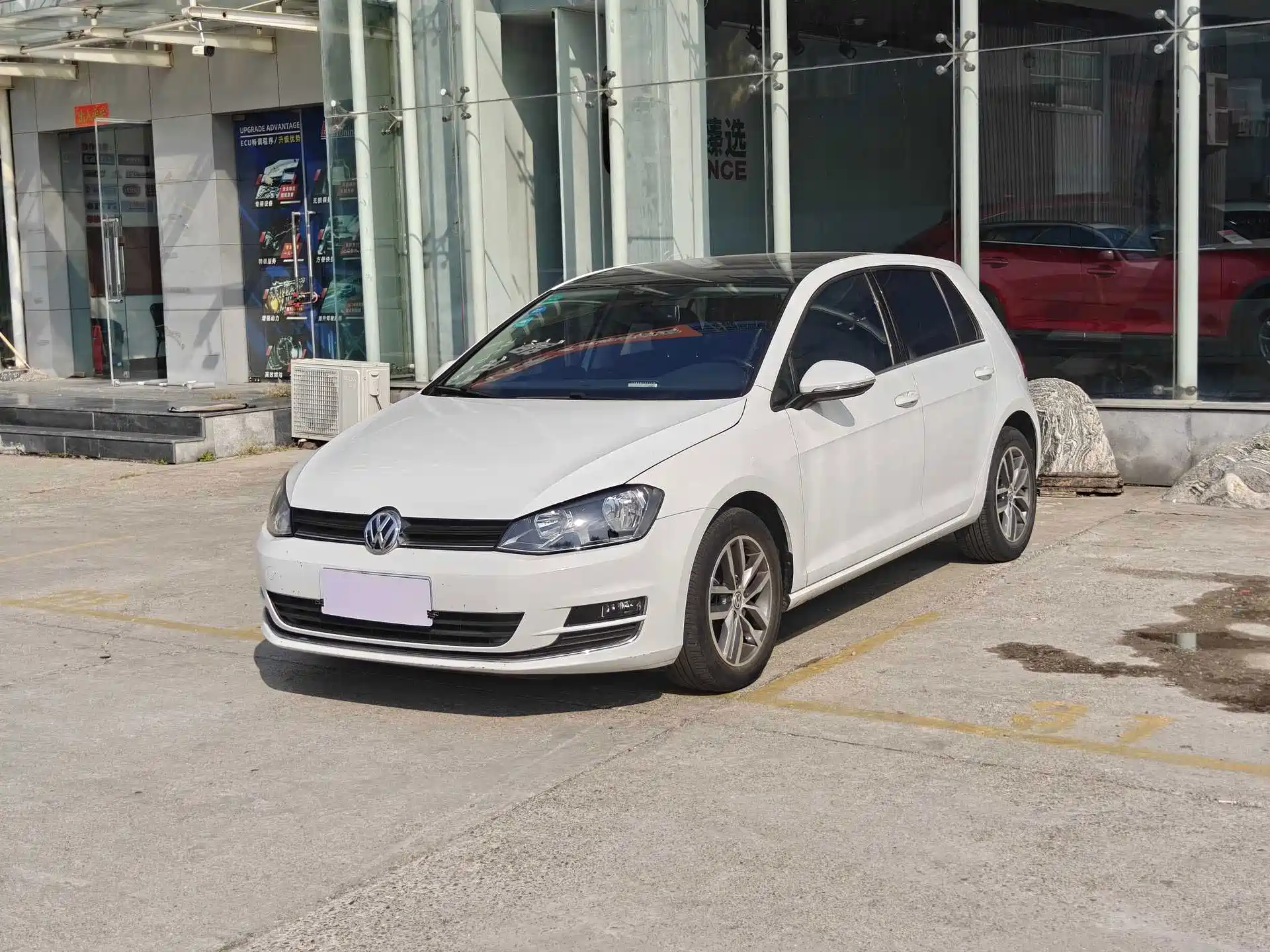 Фото 1 - Volkswagen Golf