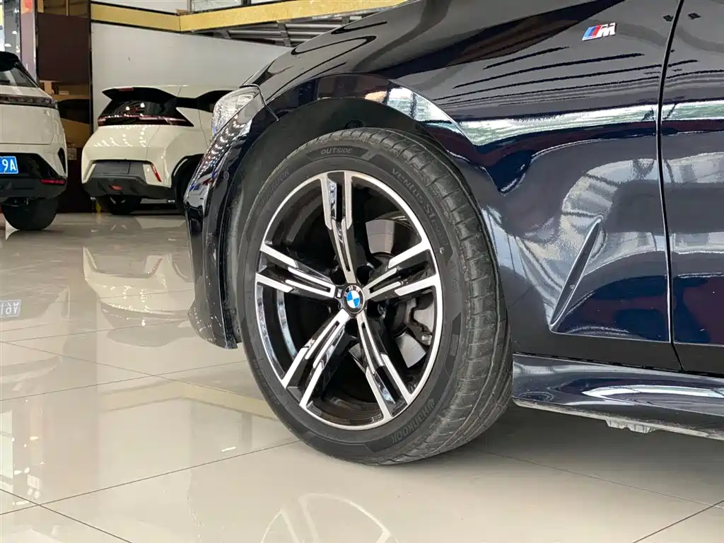 BMW 3 Series 2024 325i M Sport Package фото 22