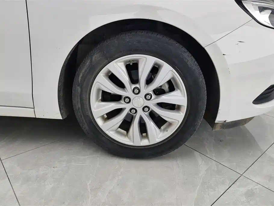 Buick Excelle 2021 Exemplar 1.5L Auto Elite фото 6