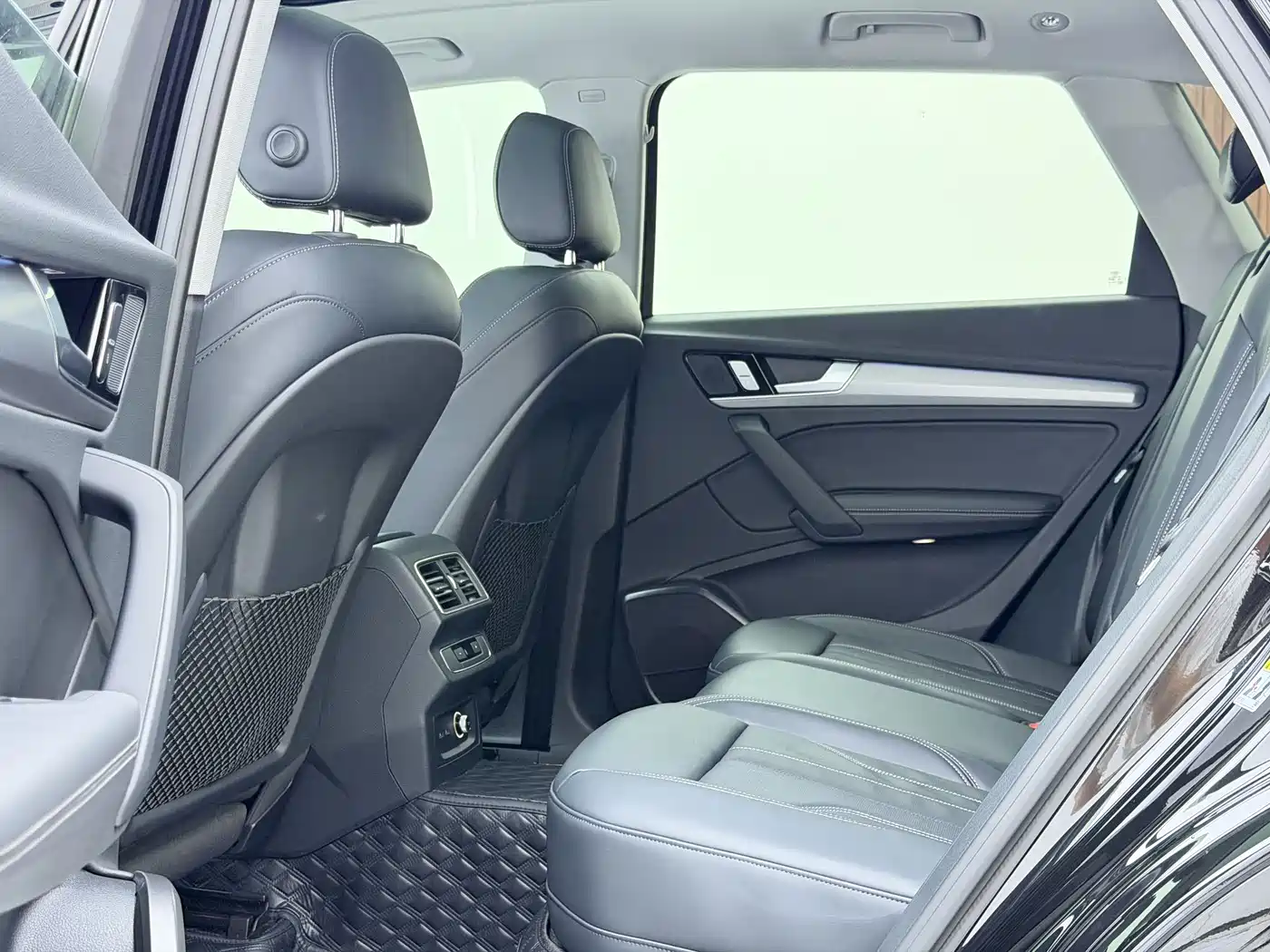 Audi Q5L 2025 40 TFSI Fashion Dynamic фото 6