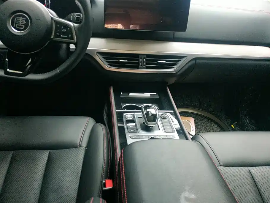 BYD Tang New Energy 2018 DM 2.0T AWD Smart Connection Enjoy Edition 7-Seater China V фото 16