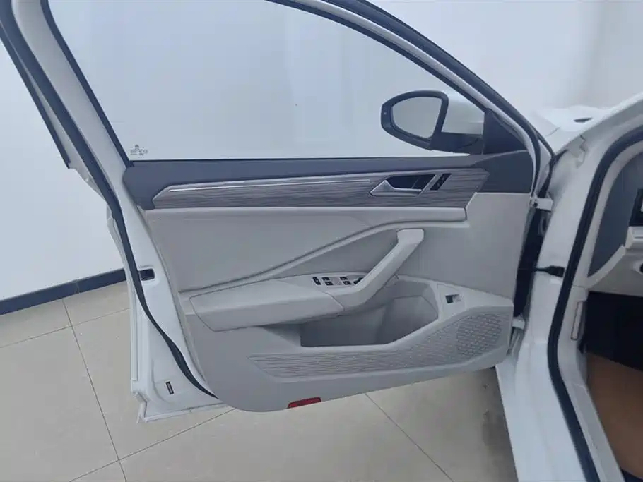 Volkswagen Sagitar 2023 300TSI DSG Surpassing Edition фото 7