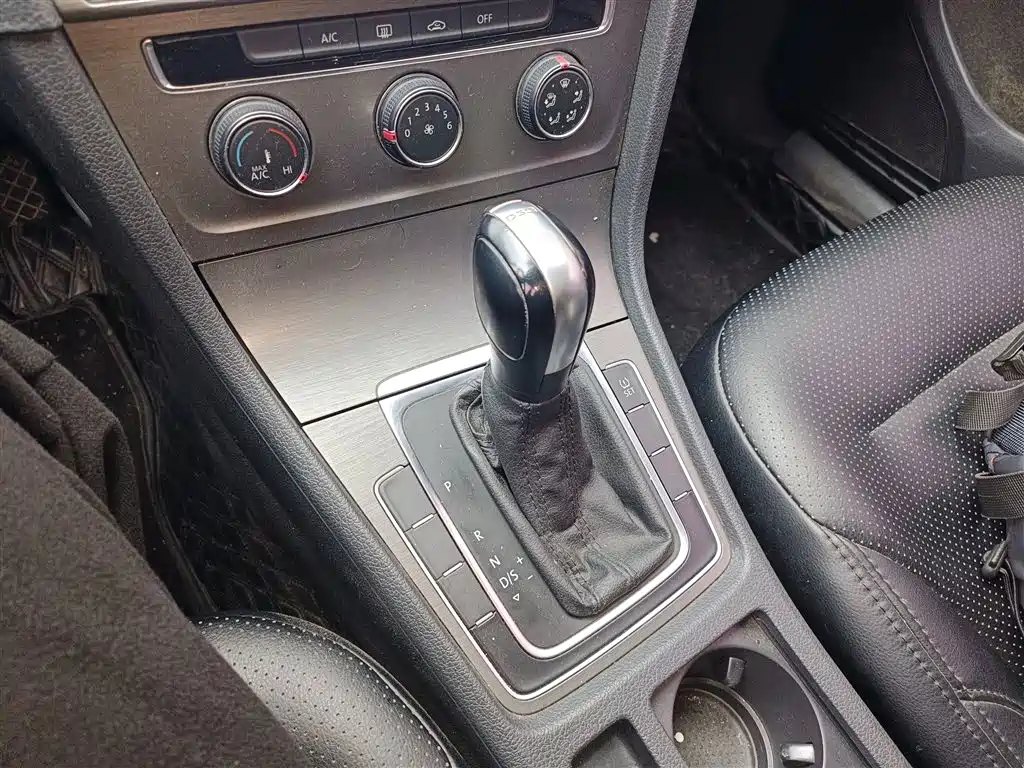 Volkswagen Golf 2015 1.4TSI Automatic Comfort фото 11