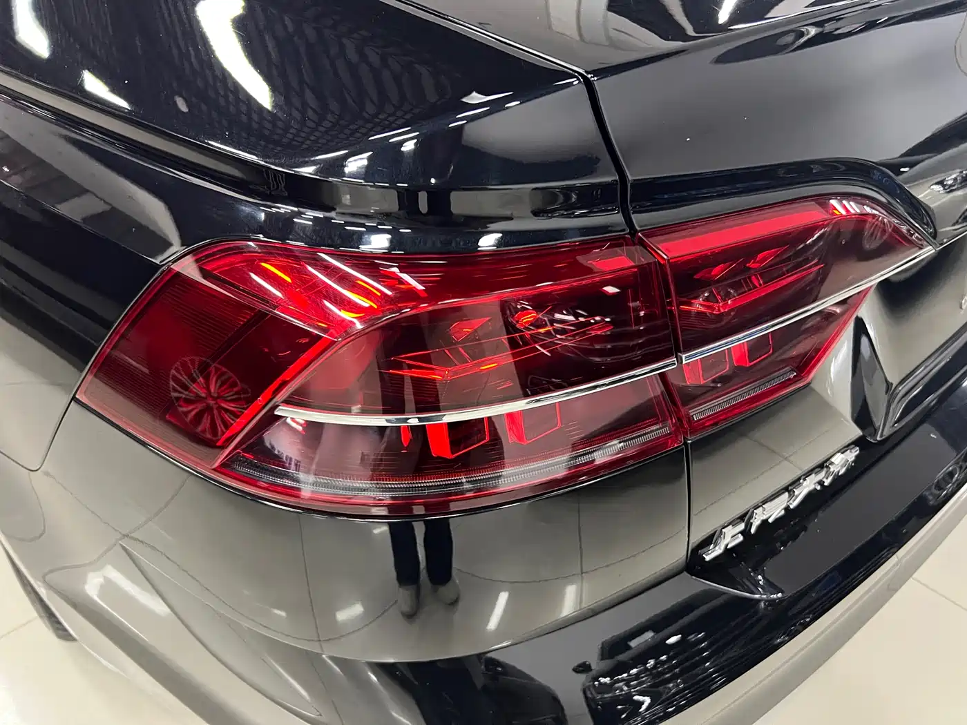 Volkswagen Phideon 2018 380TSI 2WD Business Edition фото 12