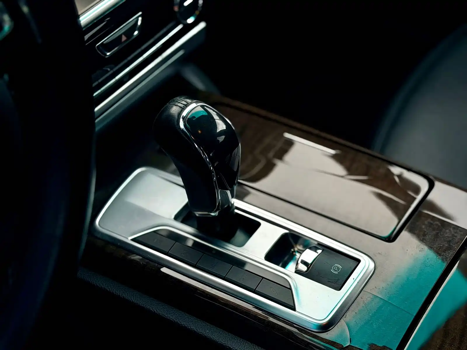 Photo 13 - Maserati Quattroporte