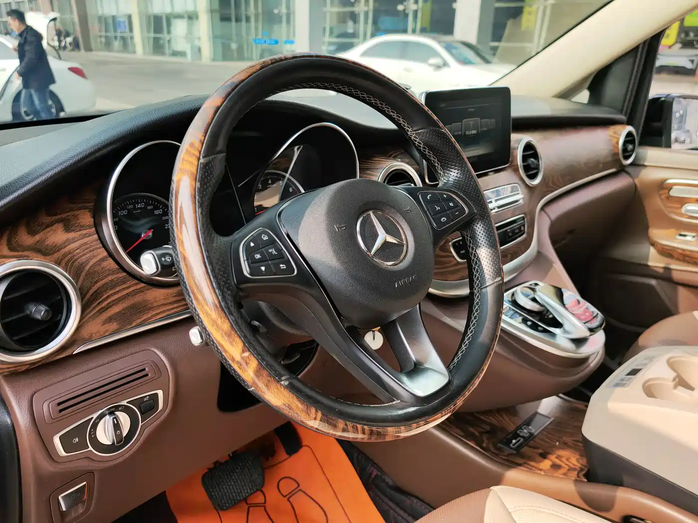 Mercedes-Benz V-Class 2018 V 260 Navigator Edition China VI фото 5