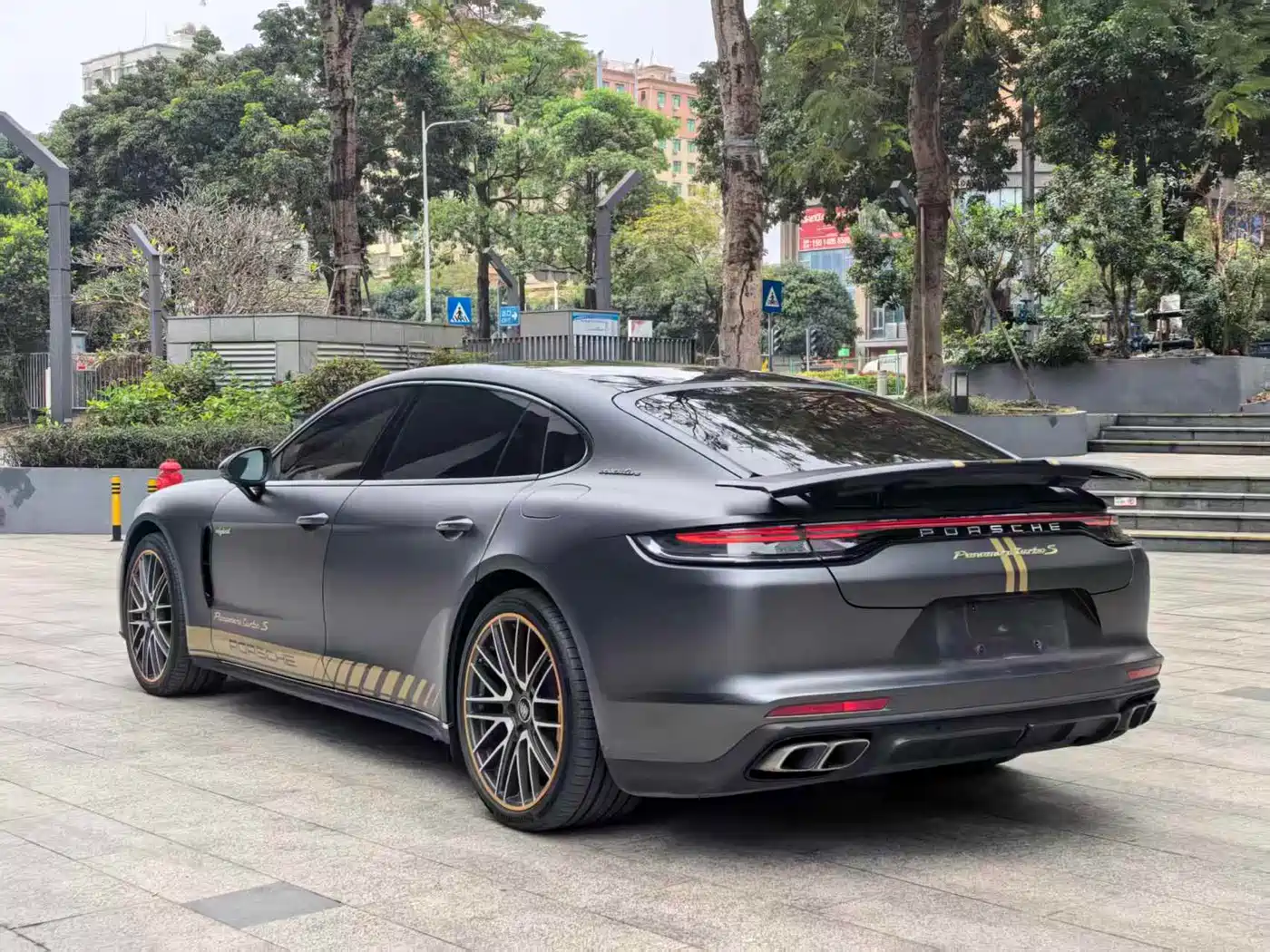 Porsche Panamera New Energy 2023 Panamera Turbo S E-Hybrid Executive Long Wheelbase 4.0T фото 13
