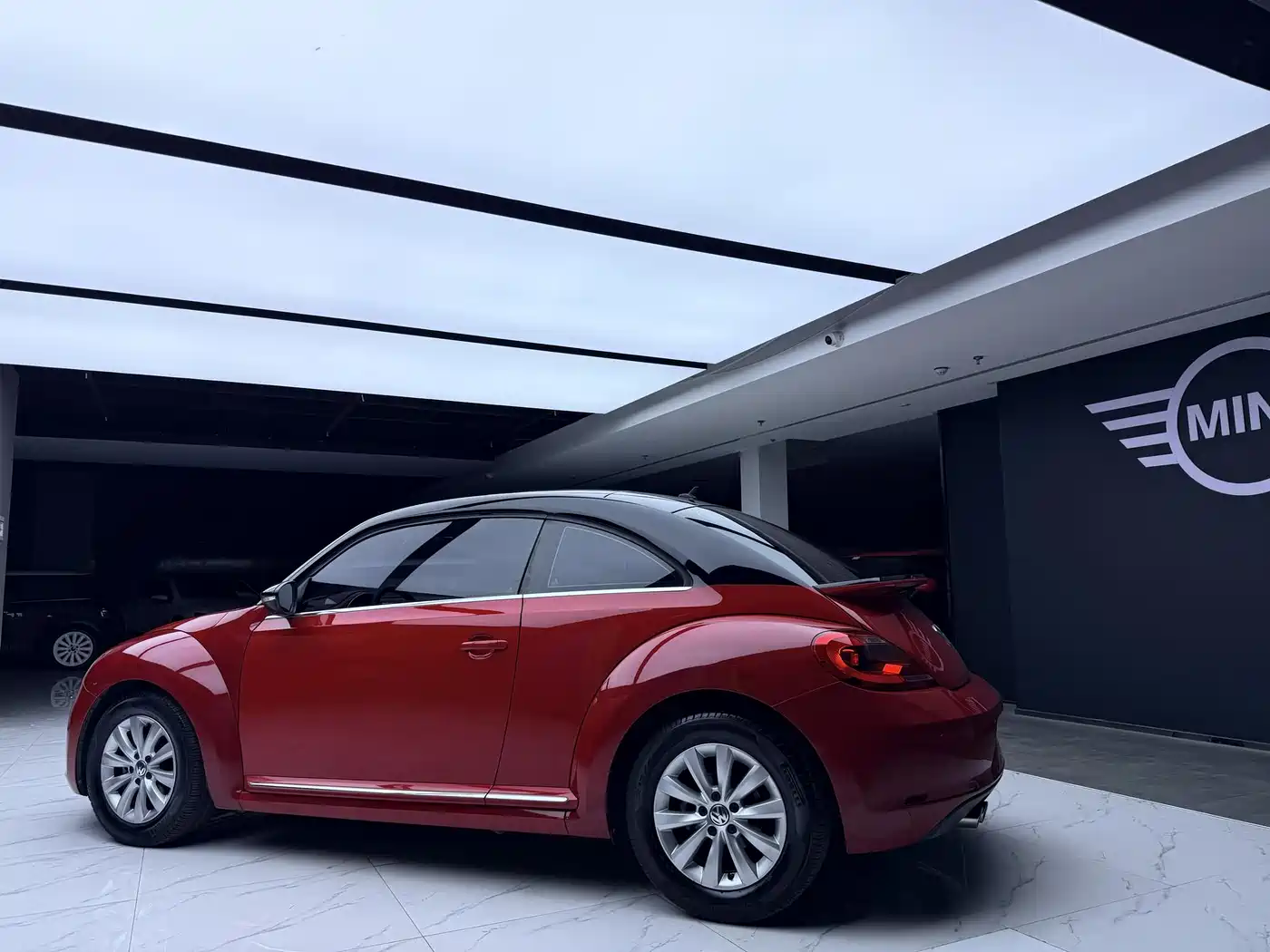 Volkswagen Beetle 2014 1.4TSI Fashion Edition фото 12