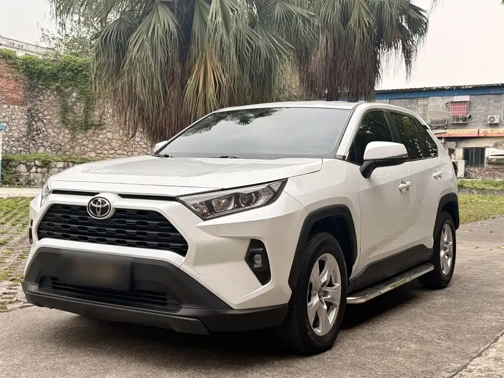 Toyota RAV4 Rongfang 2023 2.0L CVT 2WD Urban Edition фото 2