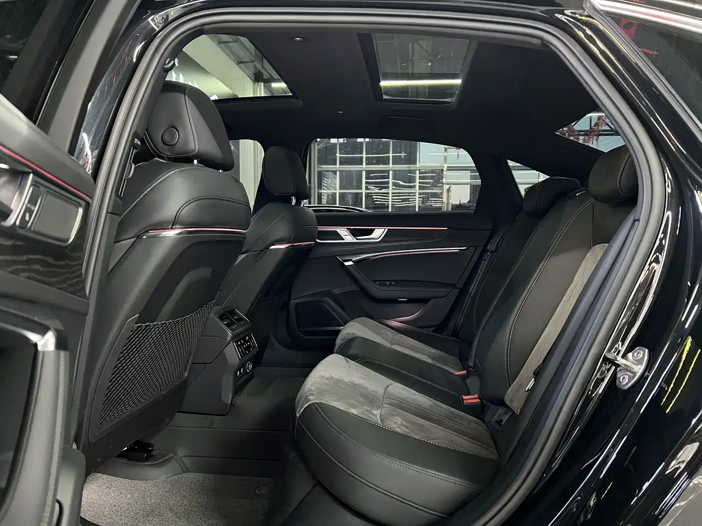 Audi A6L 2024 45 TFSI quattro Exclusive Dynamic фото 4