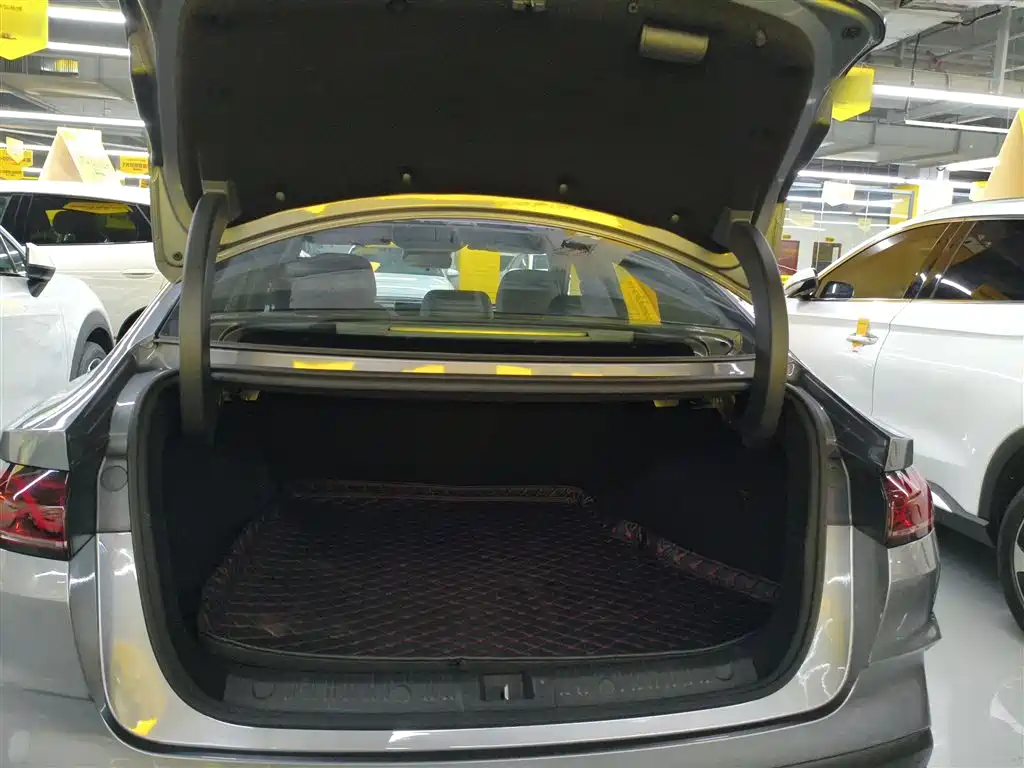 BYD Qin L 2024 DM-i 120KM Superior Edition фото 15