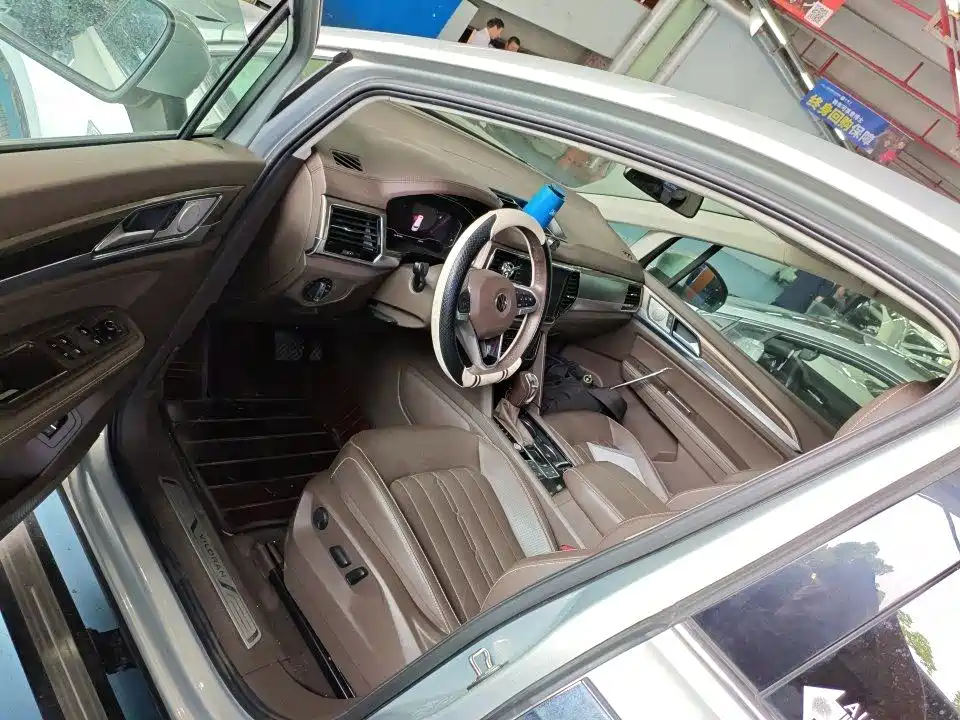 Volkswagen Viloran 2020 330TSI Luxury Edition фото 6