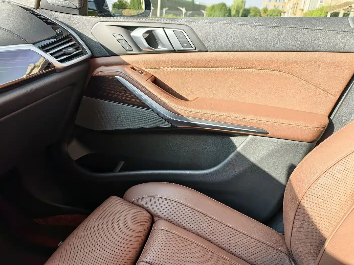 BMW X5 (Import) 2021 xDrive40i Exclusive M Sport Package фото 21